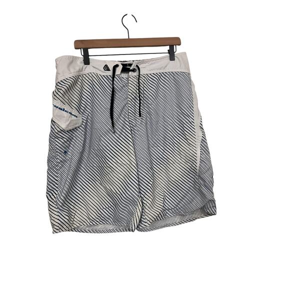 Volcom Mens White Blue Black Striped Swim Trunks Size 34 - Picture 1 of 6